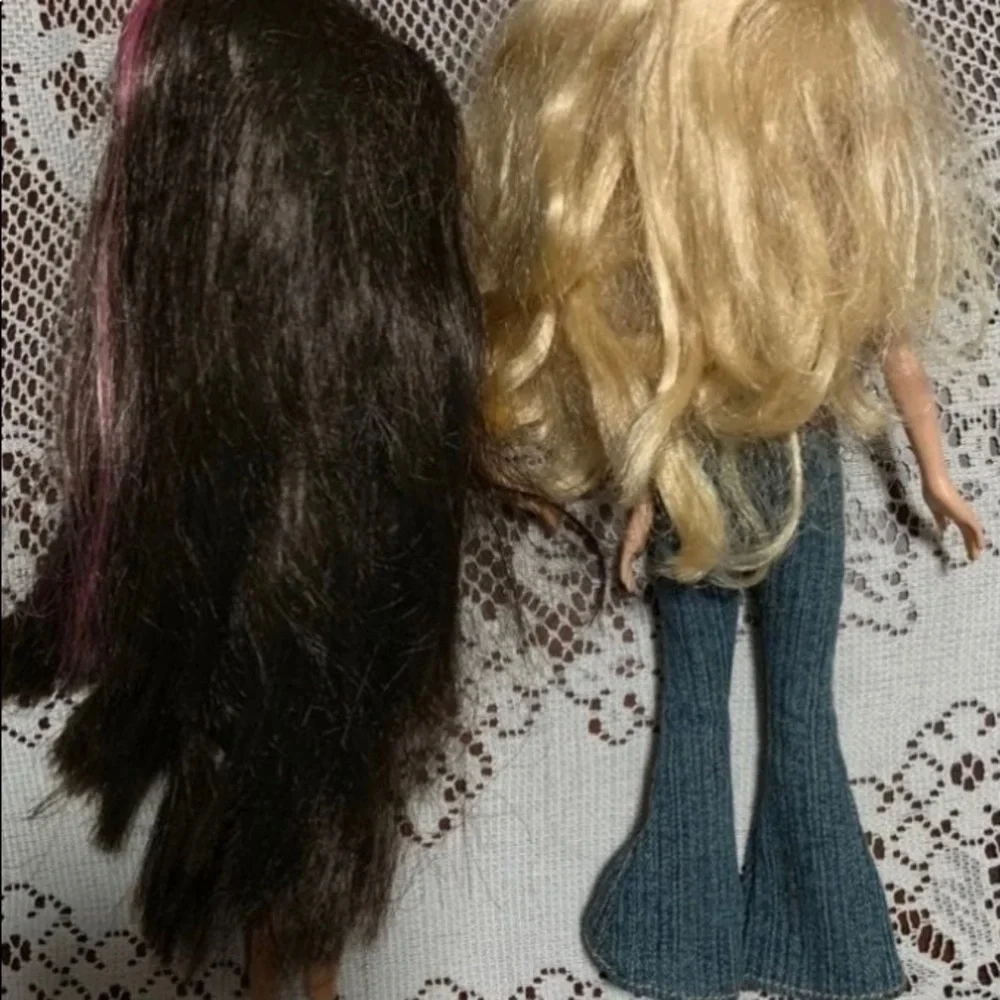 Bratz dolls 2 Moxie girlz Avery/Sophina & Cricket horse riding club sounds/walks